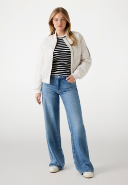 Куртка  женская GUESS