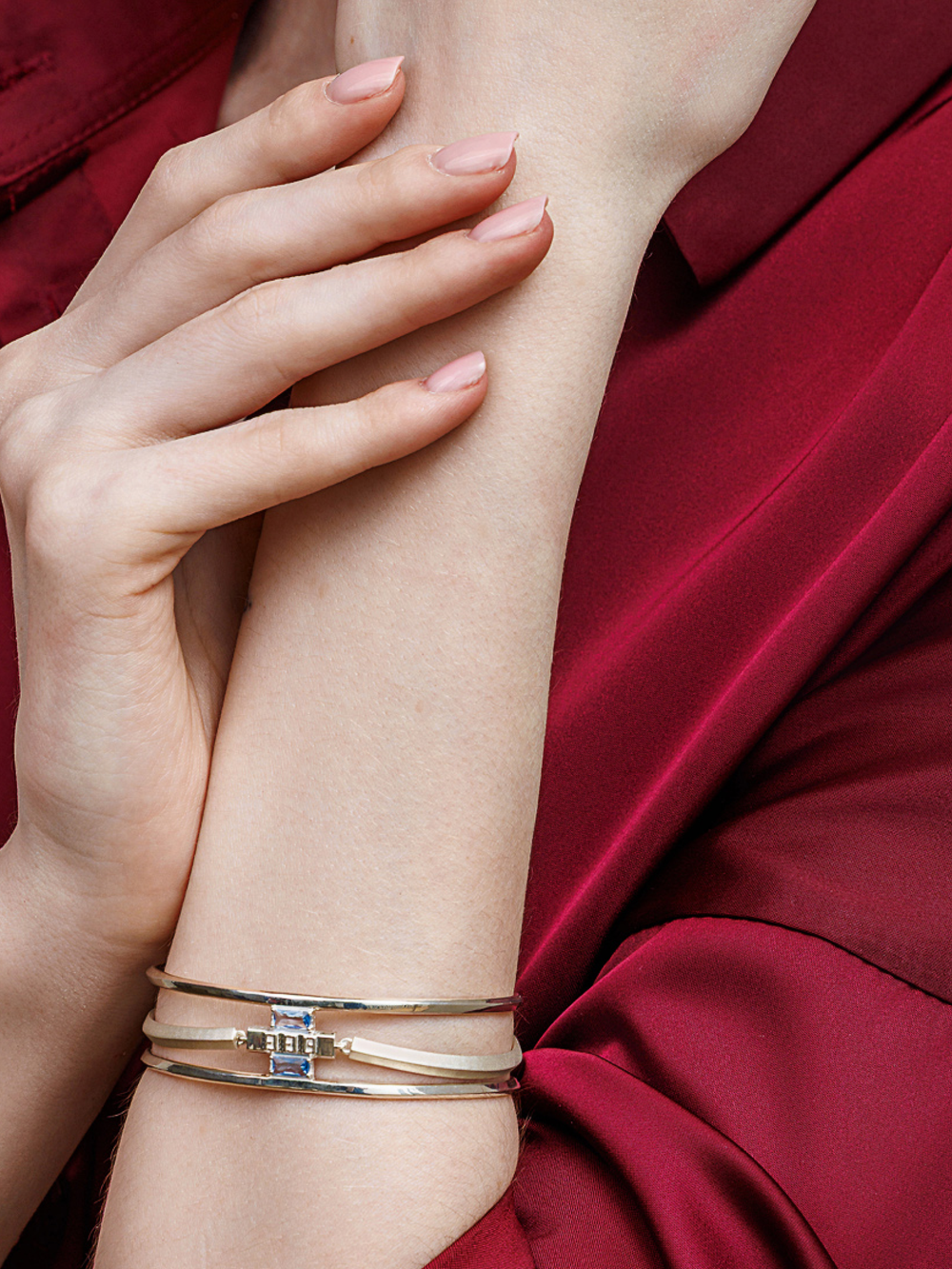 Браслет из серебра со вставками из выращенной шпинели