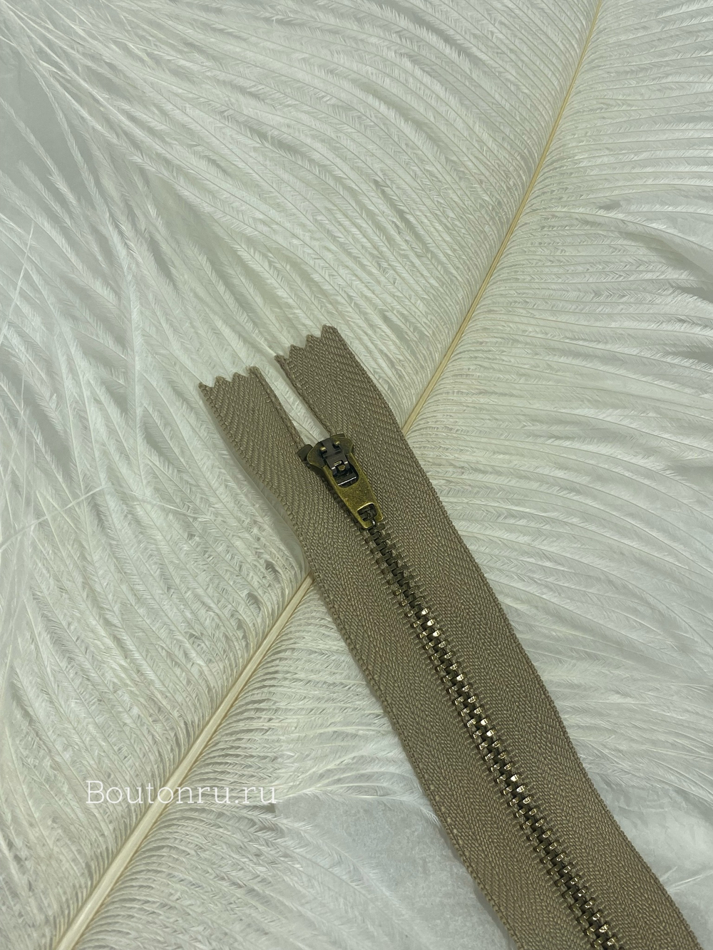 Молния бронзовая серо-бежевая