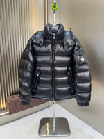 Пуховик Moncler