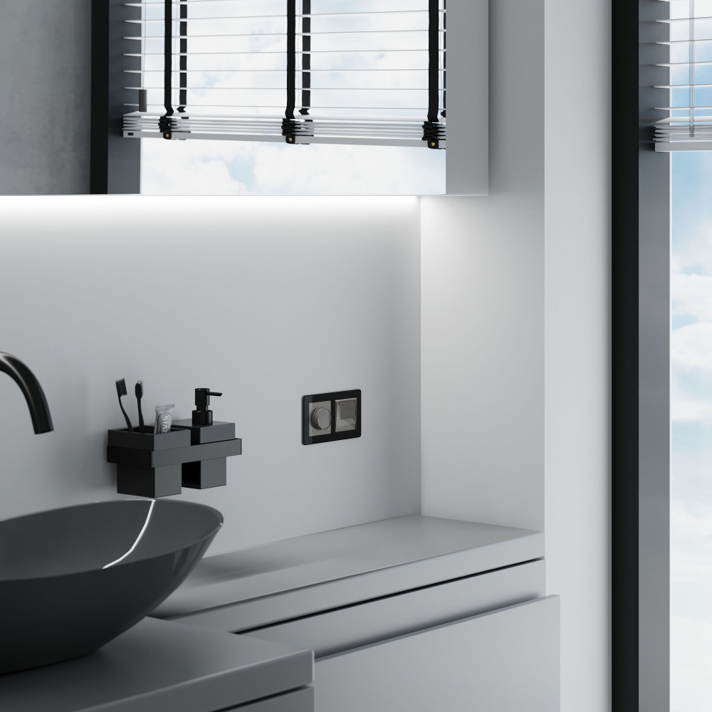 Розетка влагозащ. с зазем. с защит. крышкой и шторками (графит акрил)