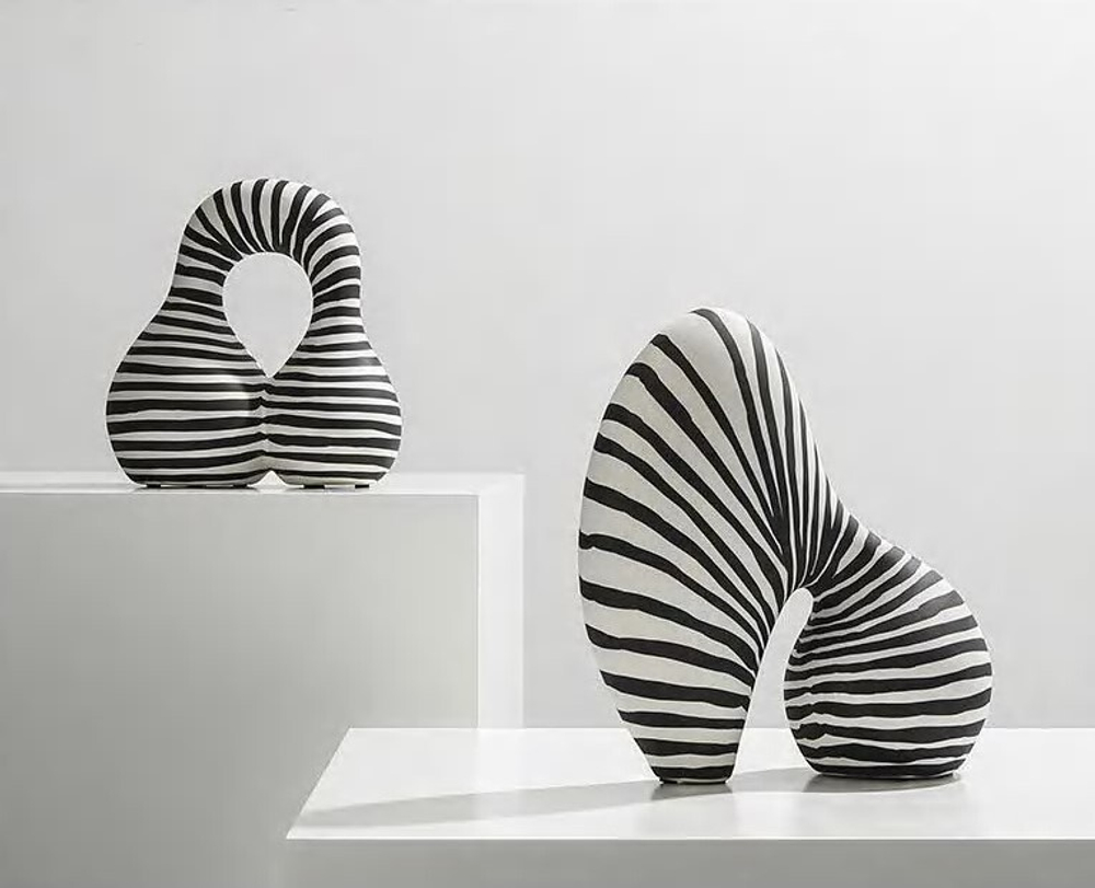 Статуэтка Zaha sphere-Black B