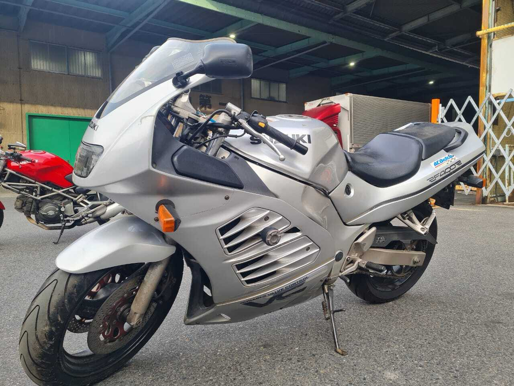 Suzuki RF400RV 040930