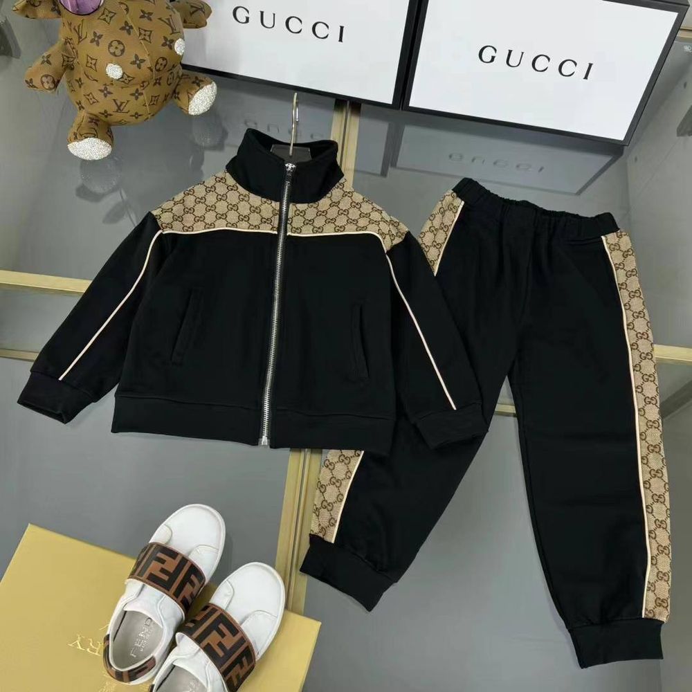 Костюм Gucci