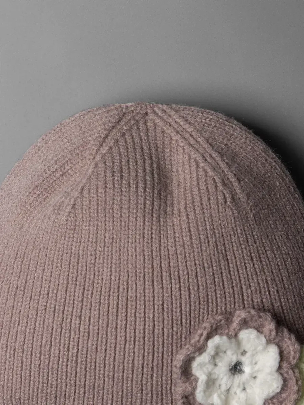 Шапка-чепчик для девочек на осень