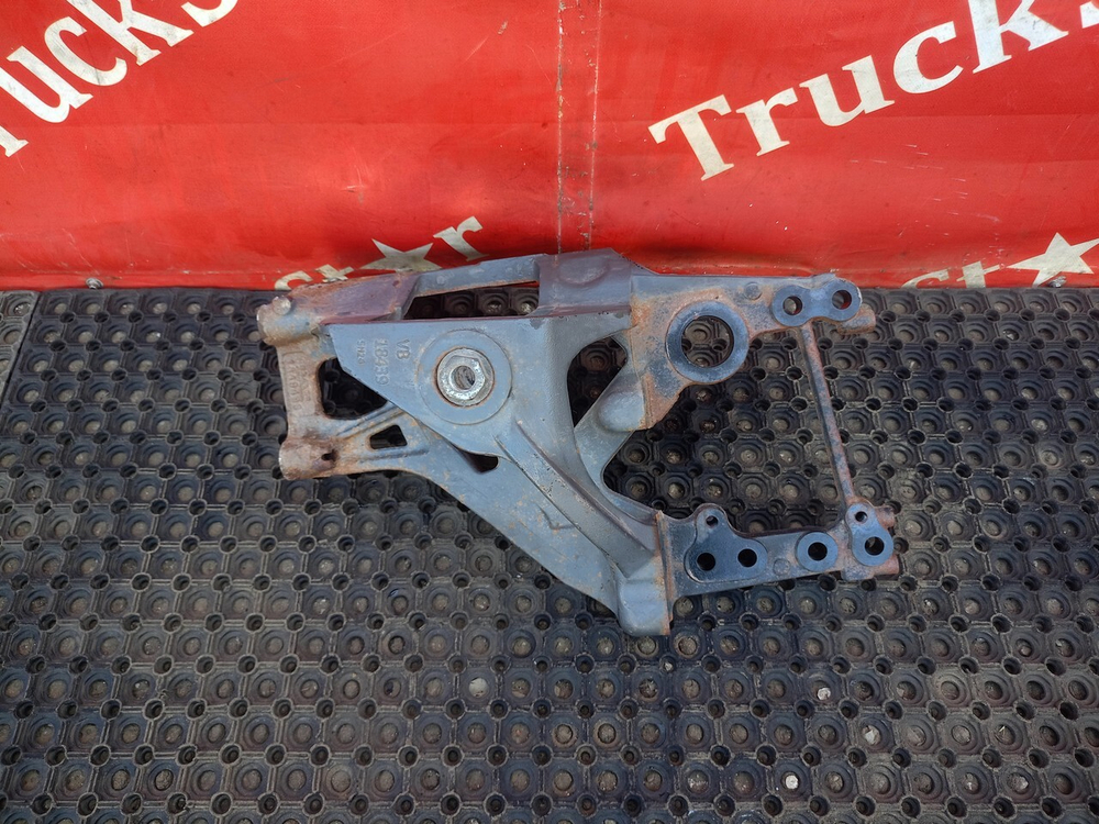 Кронштейн рессоры передней правый