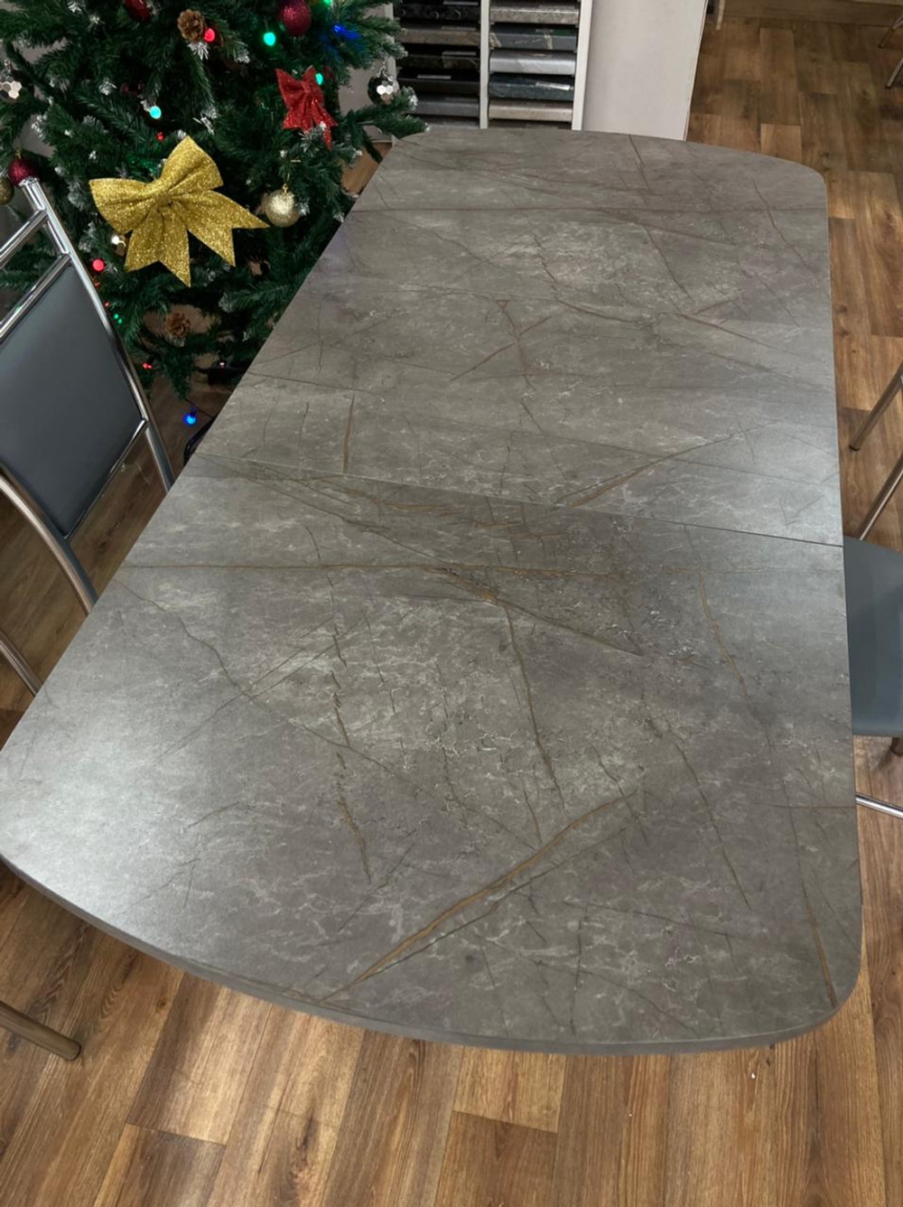 Стол разд Пластиковый подстолье прямое хром Царг.пояс бетон темный Ст-ца каспий бронзовый К-ка кам.т