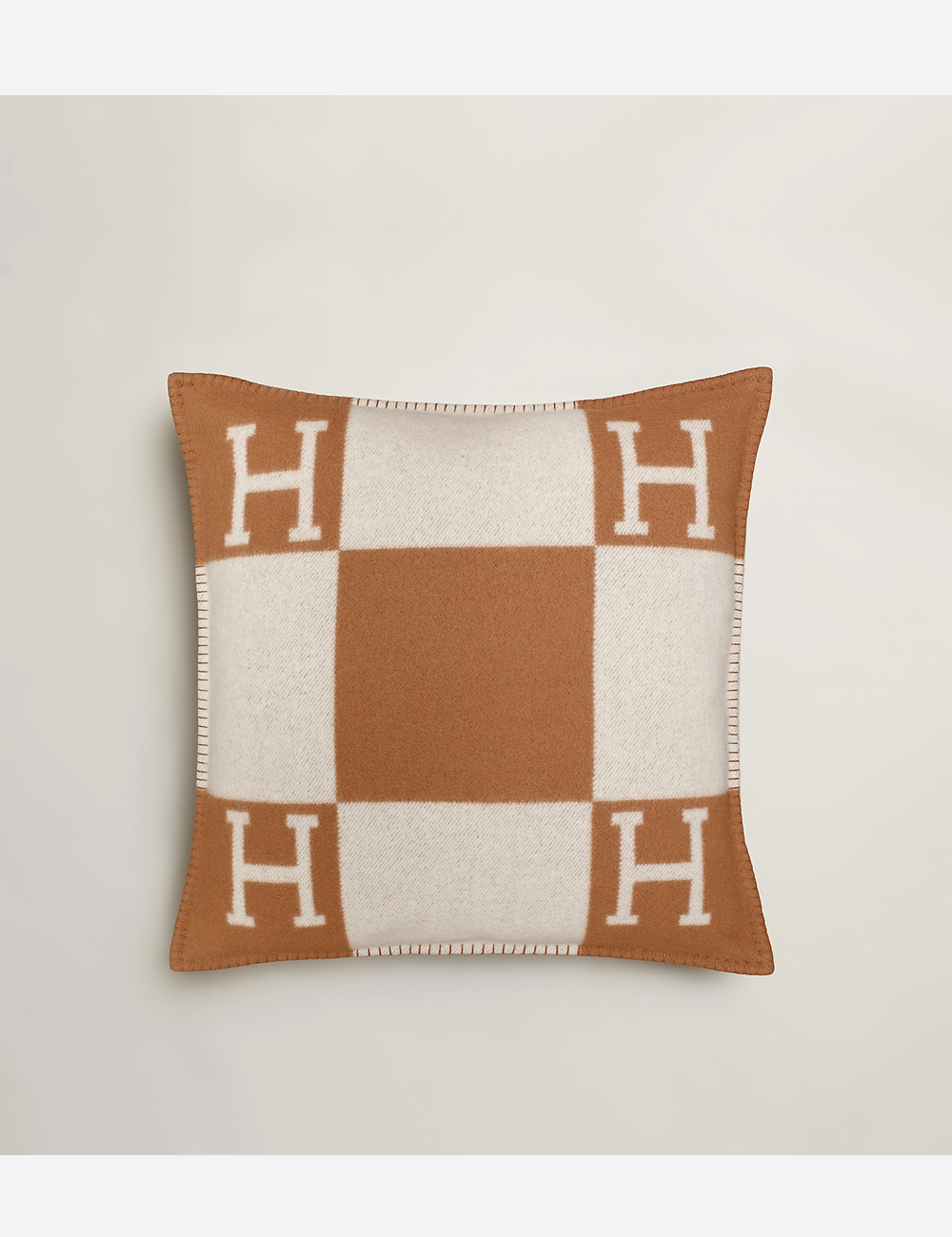 Подушка Hermes Avalon Large Model "Camel"