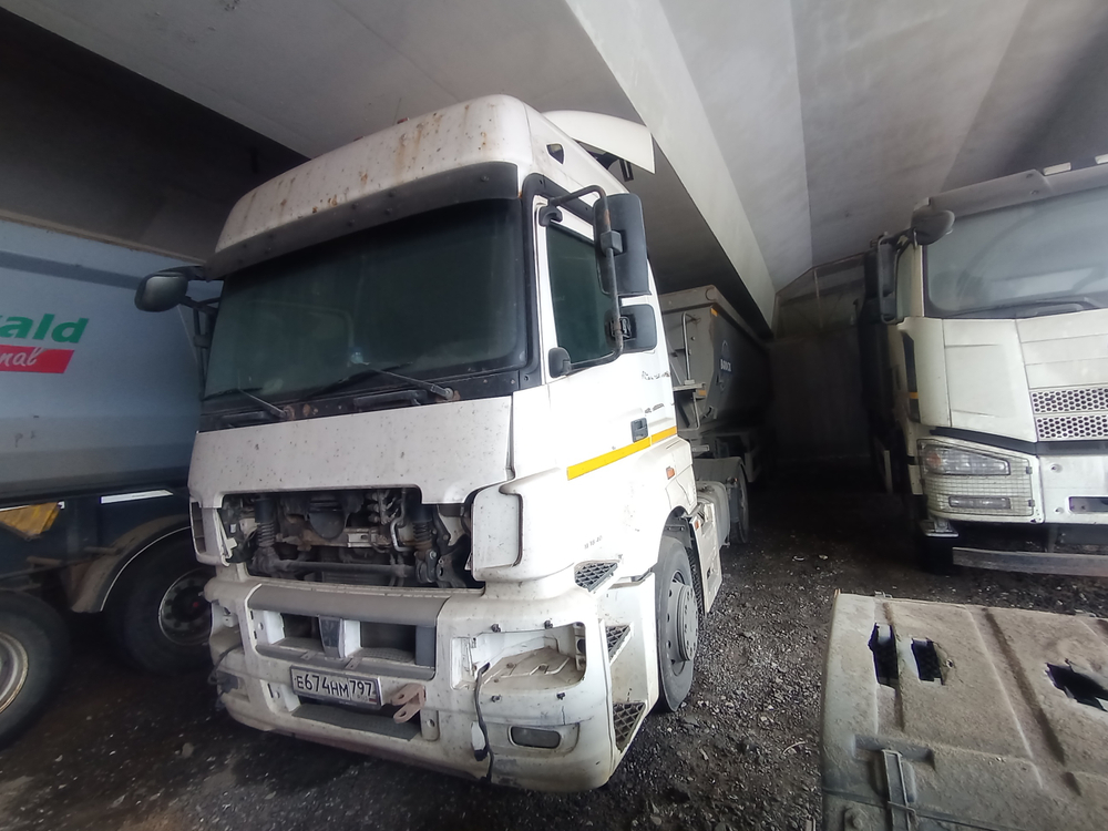 КамАЗ 5490 4x2 Седельный тягач 5490-S5 (Дизель/Газ, 12,0 л, 401 л.с., МТ)