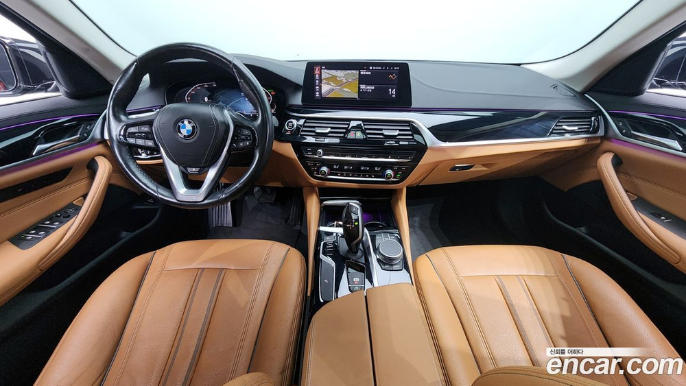 BMW 5 Series (G30) 520i Luxury (04.2020)