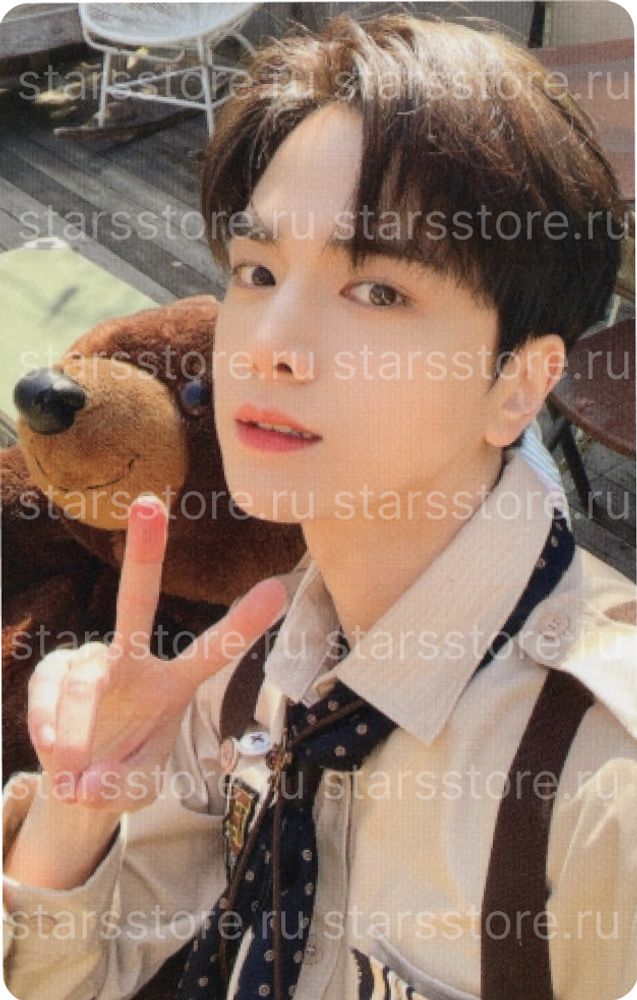Фотокарта Younghoon 2023 SEASON'S GREETINGS THE BOYZ SCOUT Фотокарта Younghoon 2023 SEASON'S GREETINGS THE BOYZ SCOUT