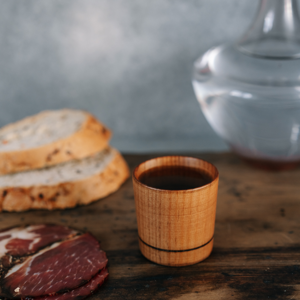 Деревянная стопка, рюмка, шот из дерева кедра для крепких напитков. R42