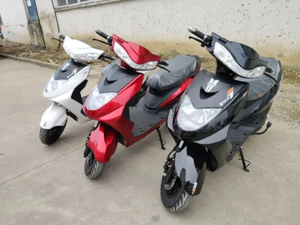 Электроскутер Green Camel Трофи (60V 1500W R10)