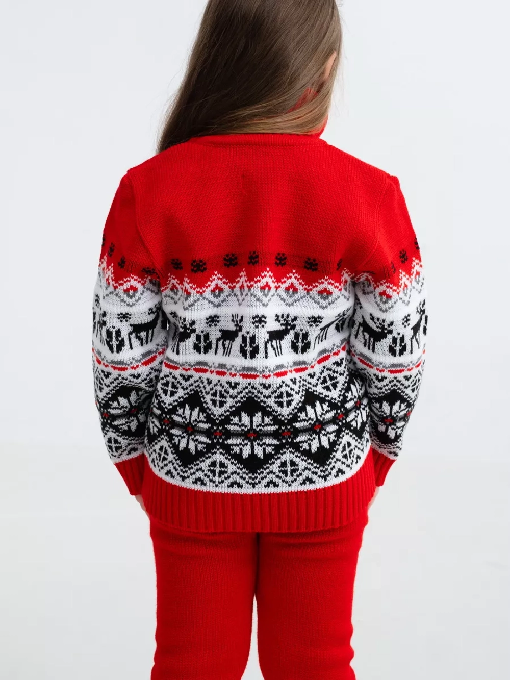 Свитер вязаный с горлом