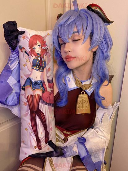 Мини дакимакура Маки Нишикино из Живая любовь арт. M0217, 60х20 см