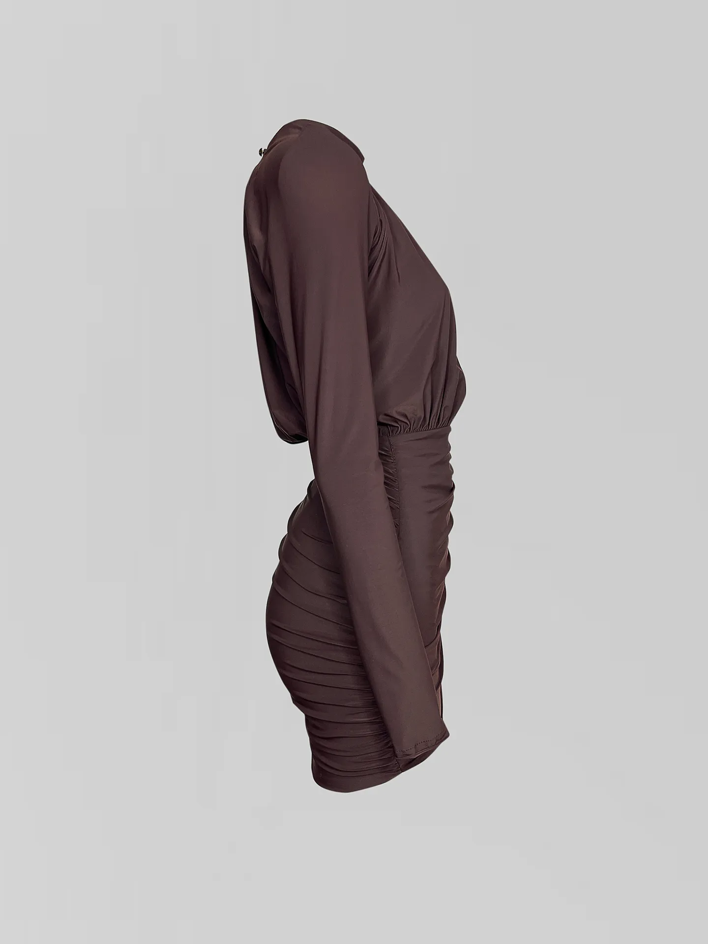 Платье Agdali Brand 1045 однотонное с драпировкой и объемными плечами