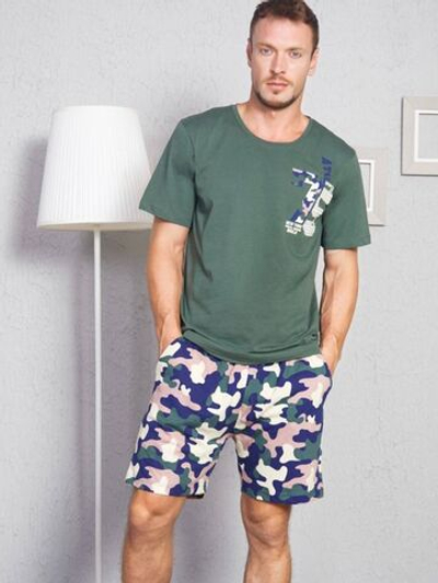 Трикотажный мужской комплект с камуфляжными шортами (Размер: S) (Цвет: зеленый)
