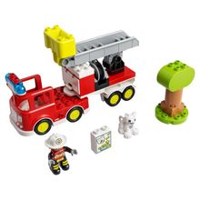 Конструктор LEGO Duplo 10969 Пожарная машина с мигалкой