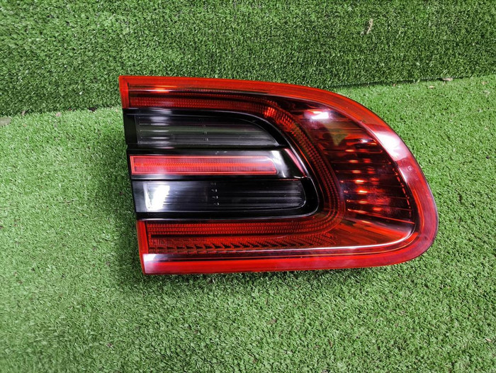 Фонарь левый внутренний Porsche Macan 95b (14-18)