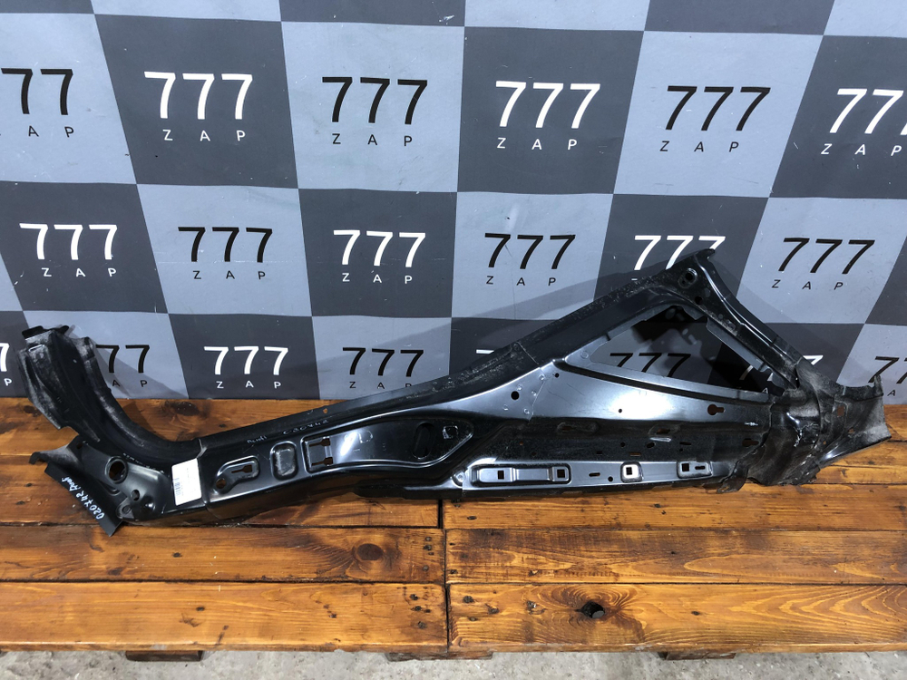 Стойка задняя левая Audi A4 (B9) 15-22 Новая Оригинал 8W5809051