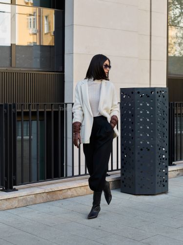 Двубортный молочный жакет из кашемира