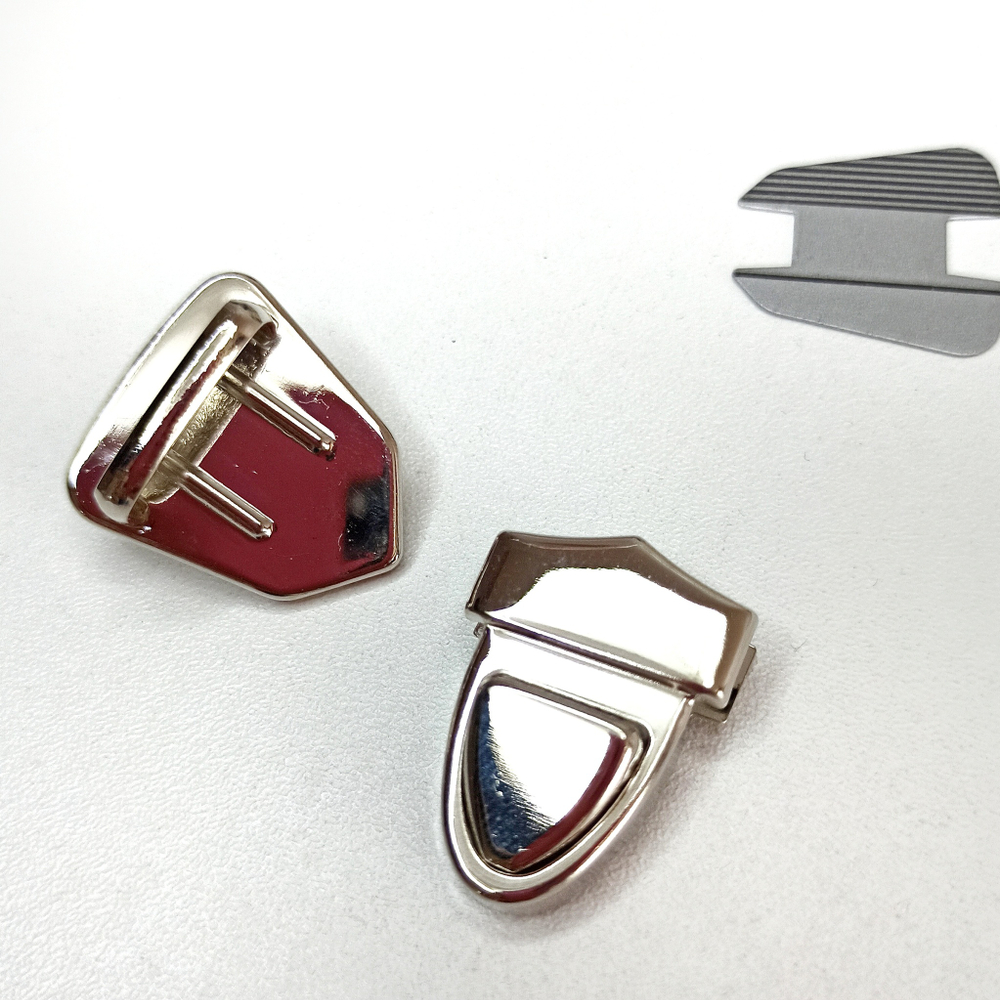 Замок-защелка на зажимах 20*35 Серебро