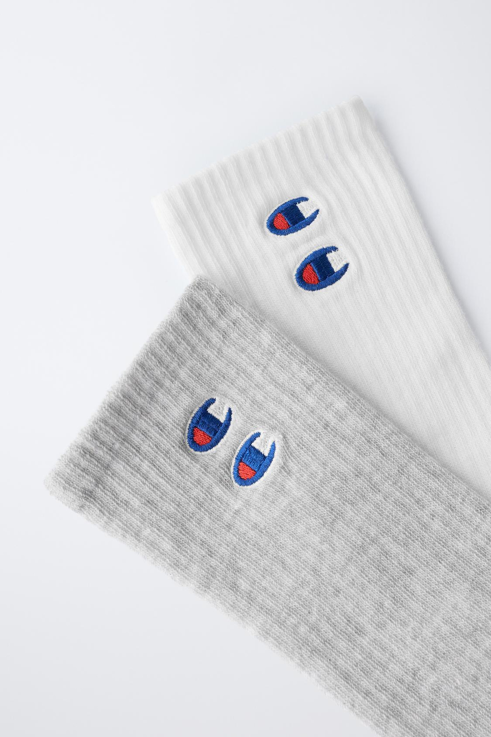 ZARA Х CHAMPION ® НАБОР ИЗ ДВУХ ПАР НОСКОВ С ВЫШИВКОЙ, БЕЛЫЙ