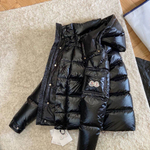 Пуховик Moncler