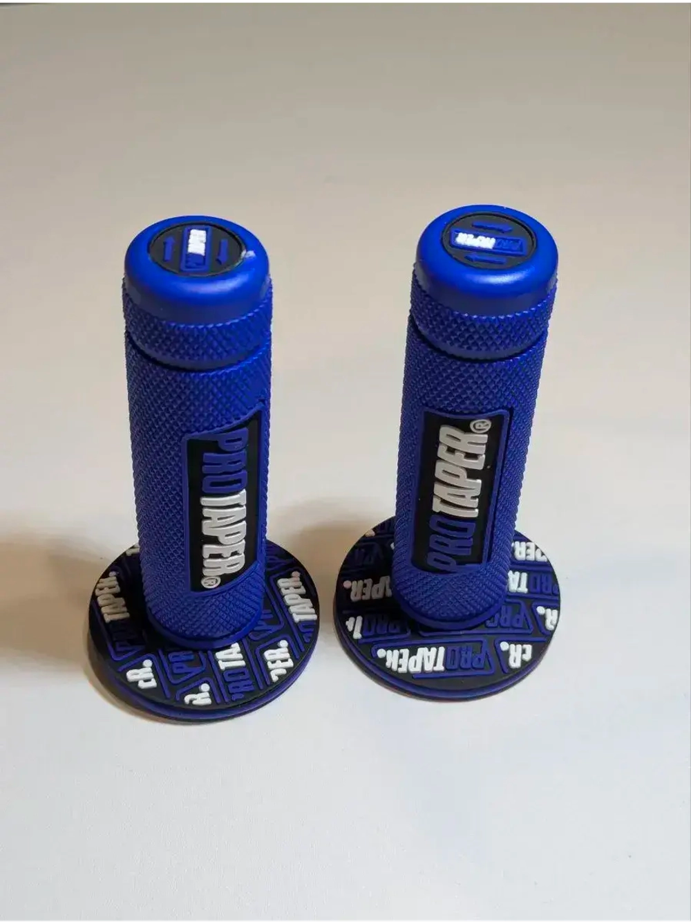 Ручки руля мотоцикла (грипсы) 22 и 24мм ProTaper