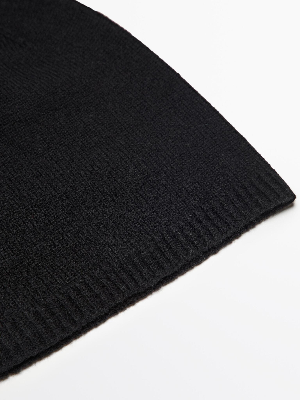 Massimo Dutti Шапка бини из тонкого трикотажа, черный