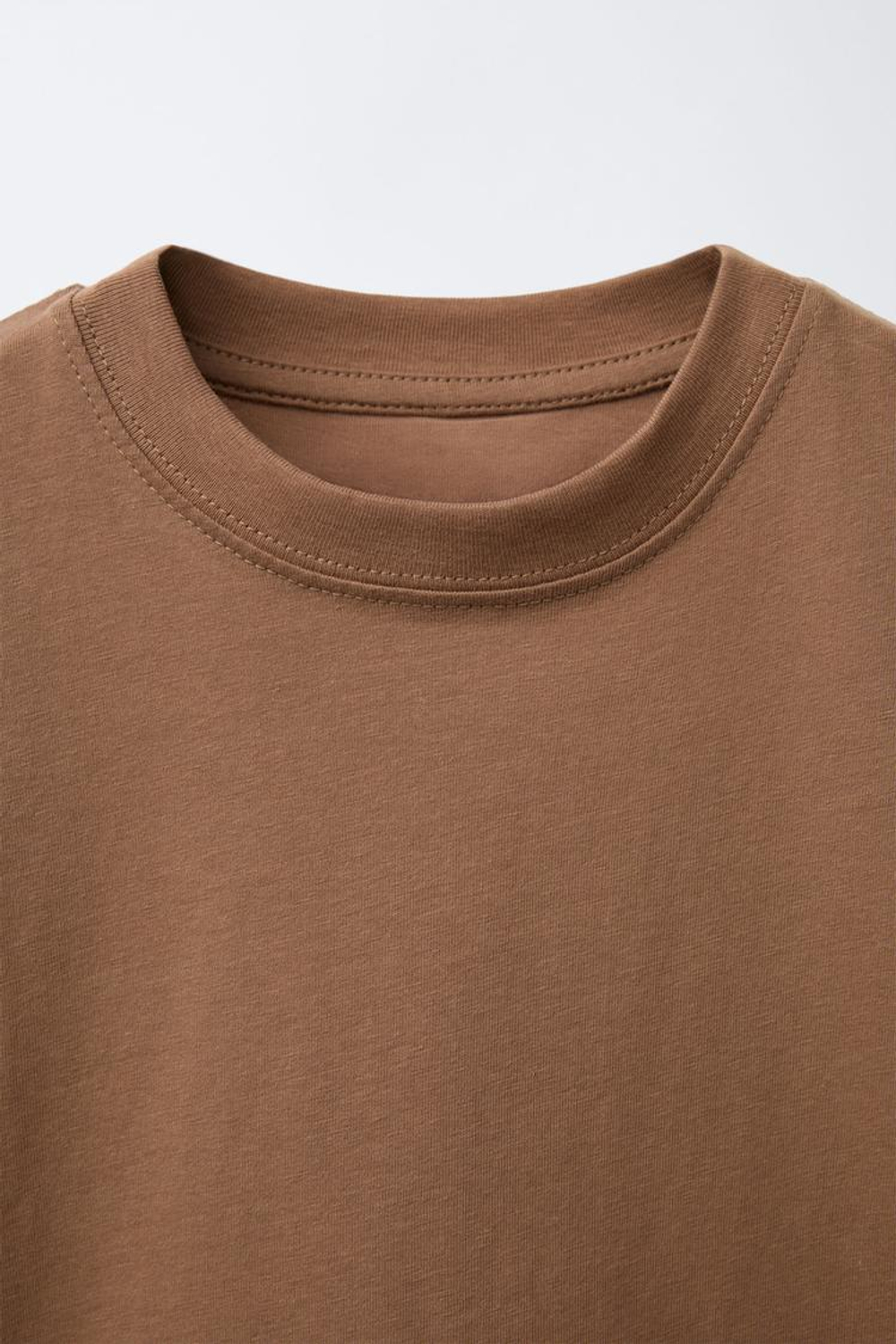 ZARA НАБОР ИЗ ТРЕХ ОДНОТОННЫХ ФУТБОЛОК, РЫЖЕВАТО-КОРИЧНЕВЫЙ