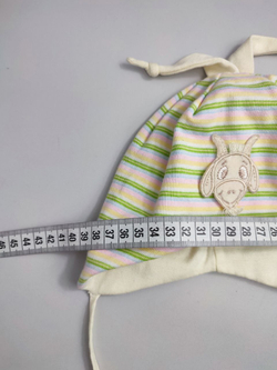 Шапка-чепчик красивая в полоску на 0-3 месяца