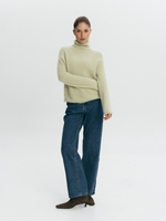 Свитер из тонкой шерсти