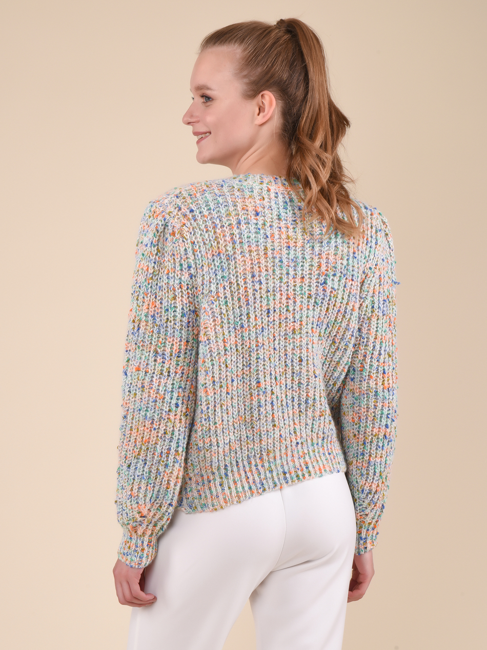 Свитер женский