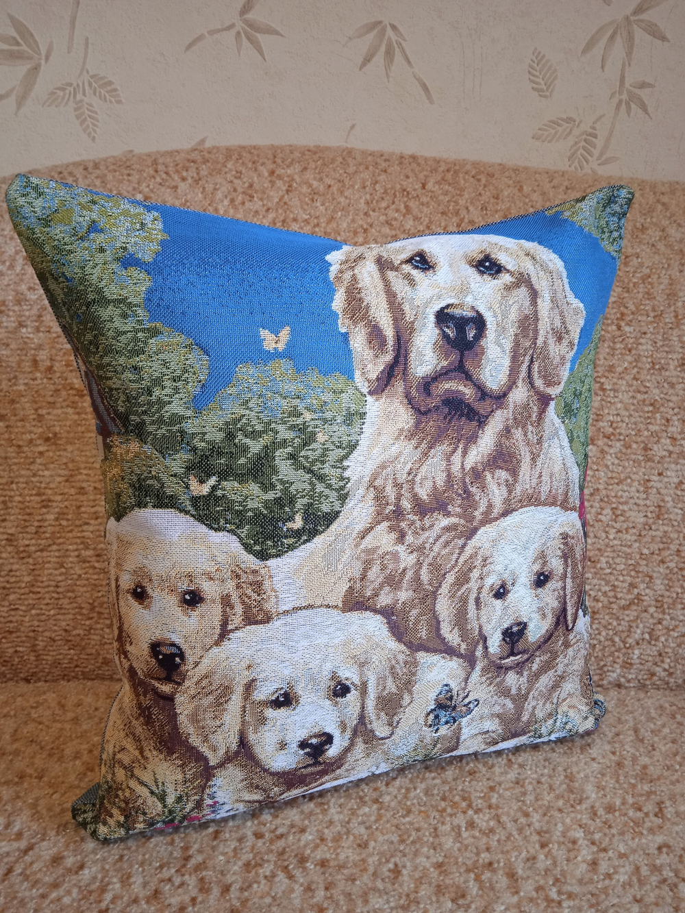 Декоративный гобеленовый чехол для интерьерной подушки Семья лабрадоров 38*38