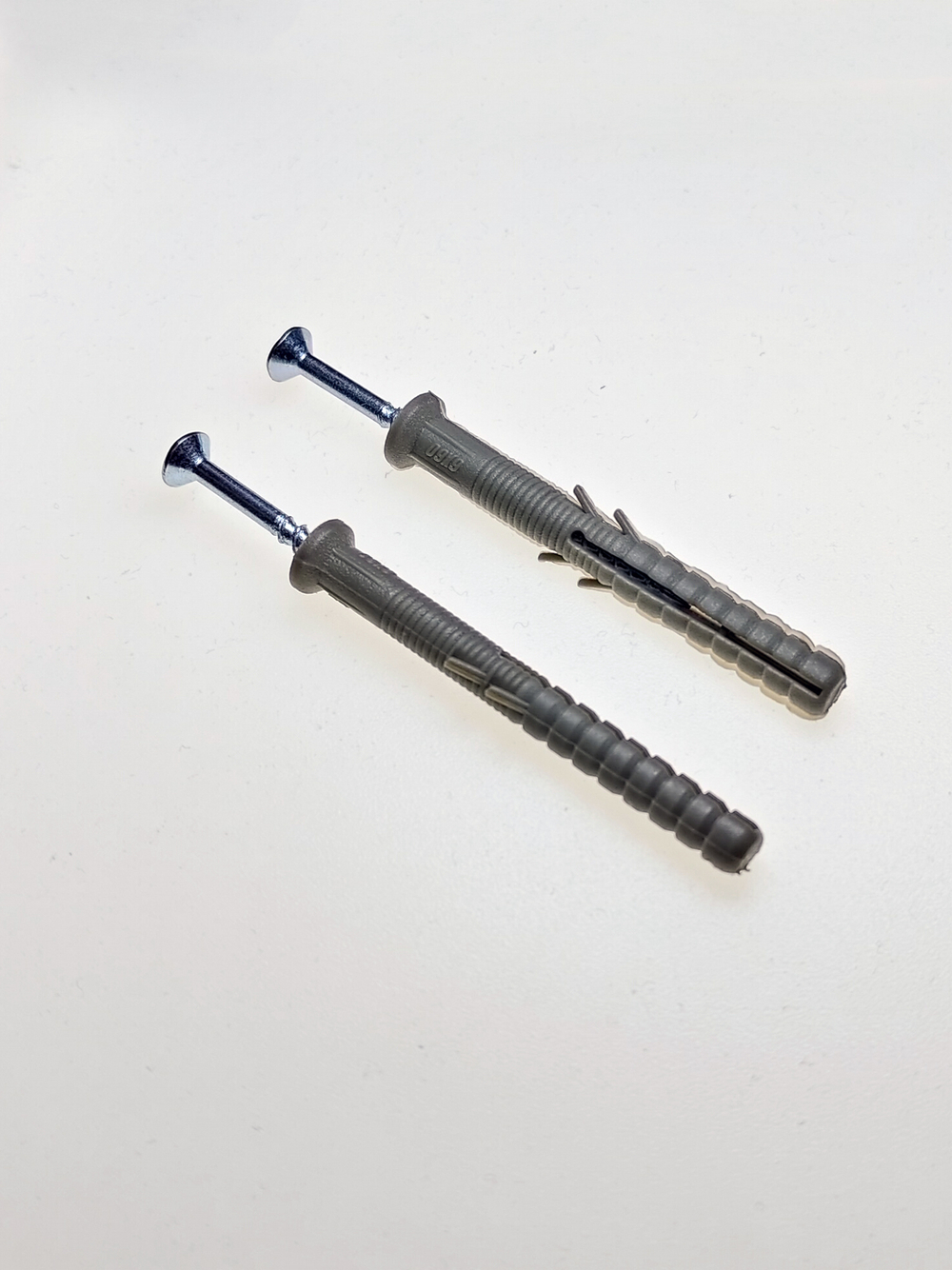 6х60 Дюбель (УСЫ) с шурупом потай Сер (100 шт)