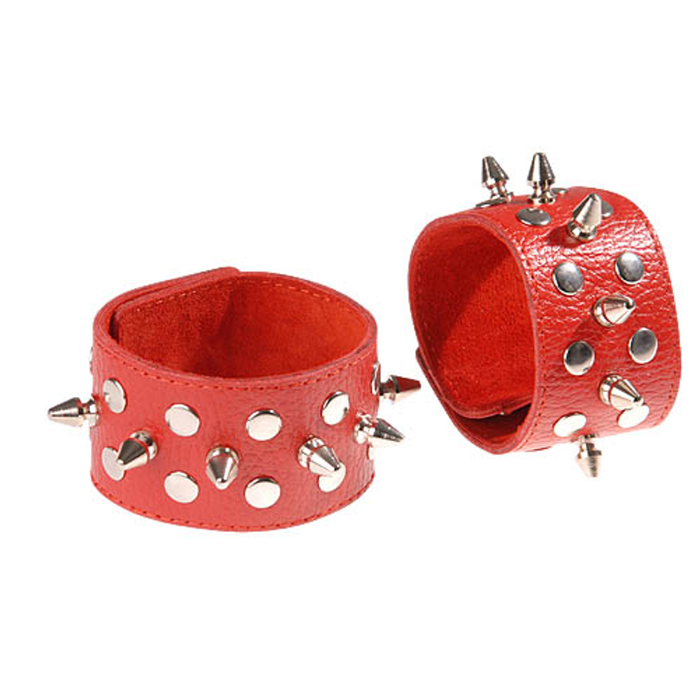 Красные напульсники с шипами и заклепками (Цвет: красный)