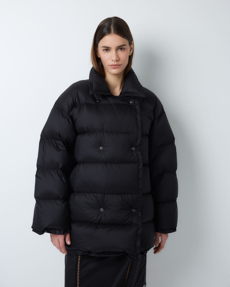 Пуховик двубортный укороченный из итальянского нейлона черный