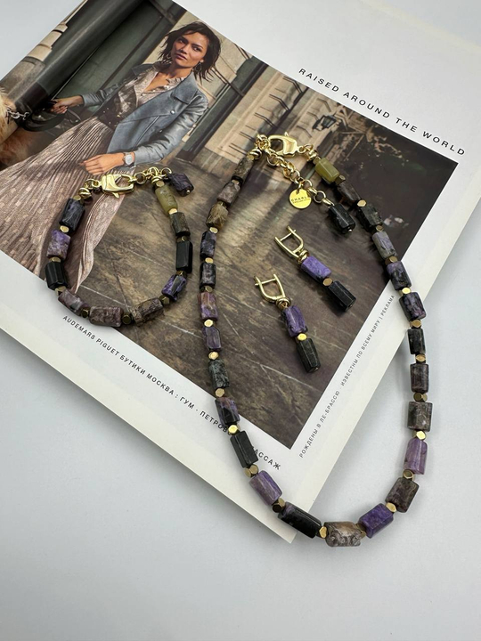 Браслет с чароитом и гематитом, оттенок золото