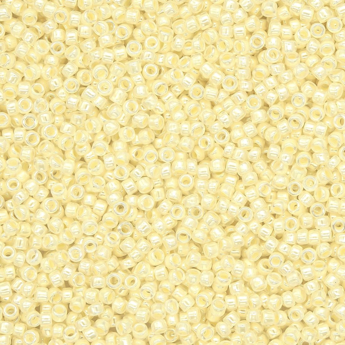 Японский бисер TOHO Round 15/0 (№142), жемчужный глянцевый