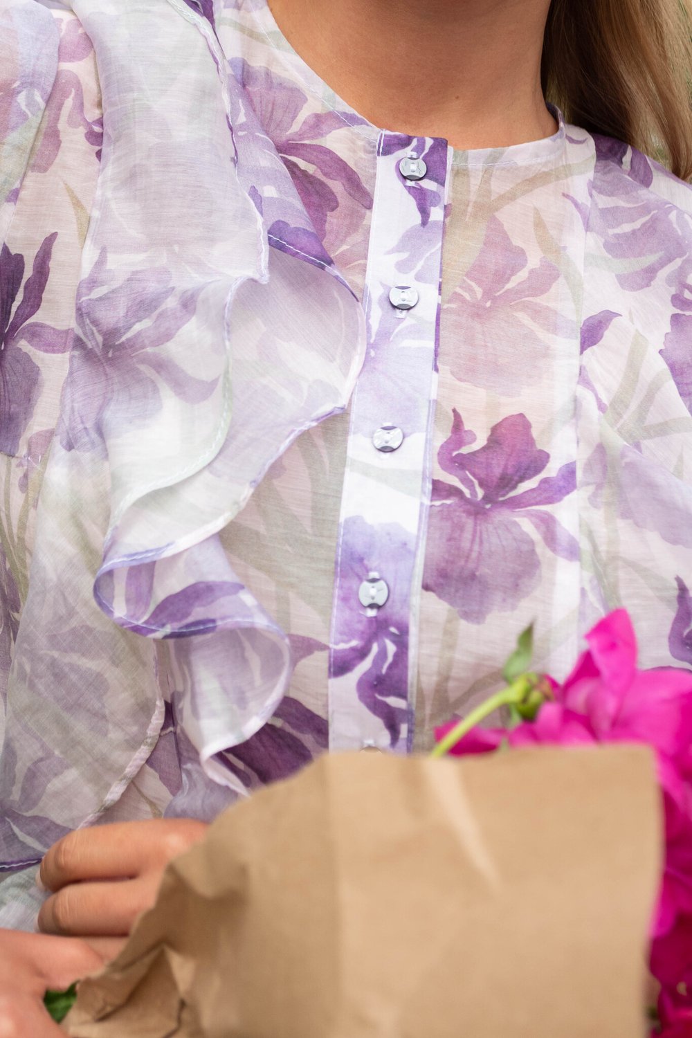 Блуза с ирисами из вискозы