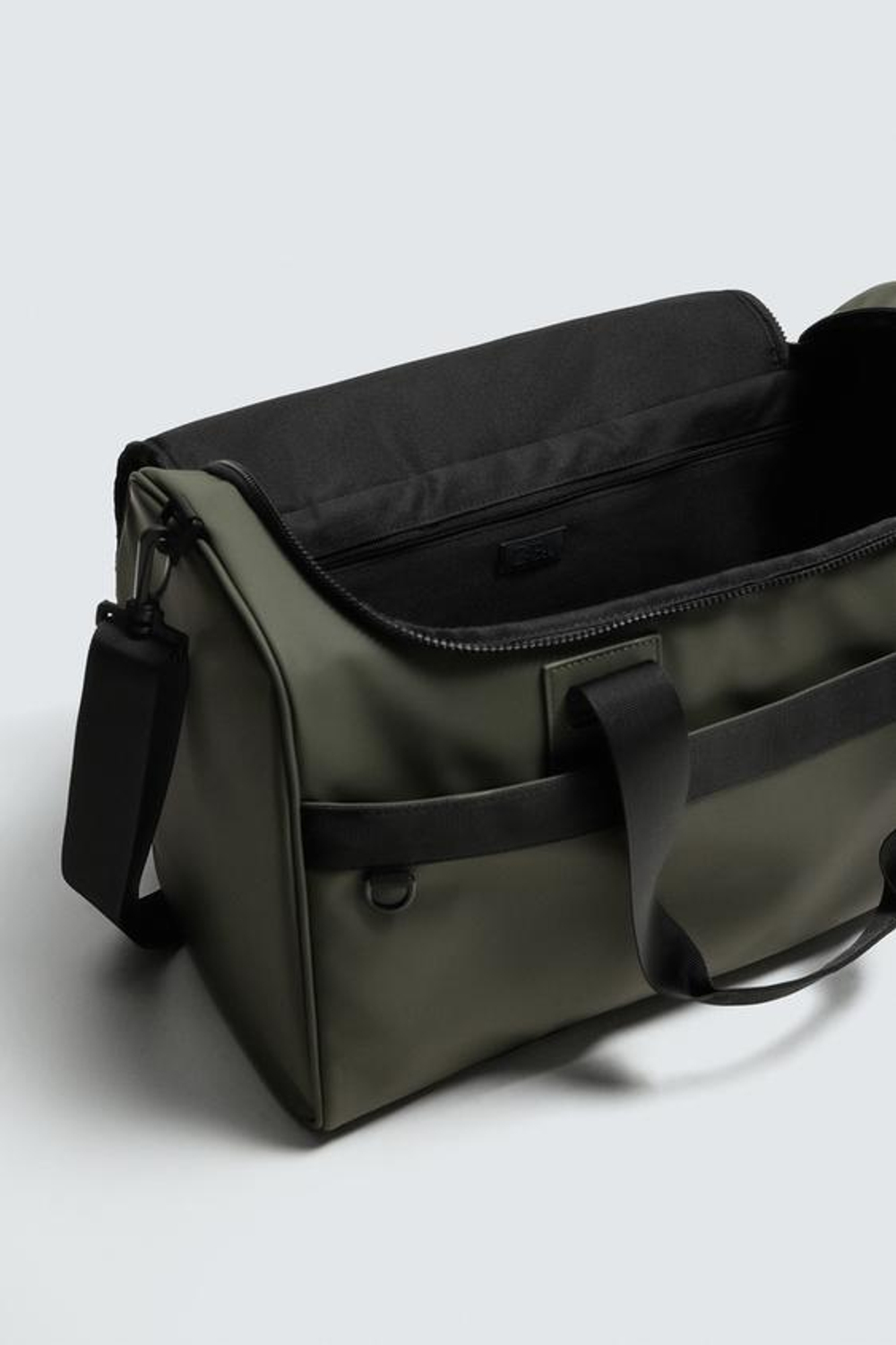 ZARA ПРОРЕЗИНЕННАЯ ДОРОЖНАЯ СУМКА, ЗЕЛЕНЫЙ ХАКИ