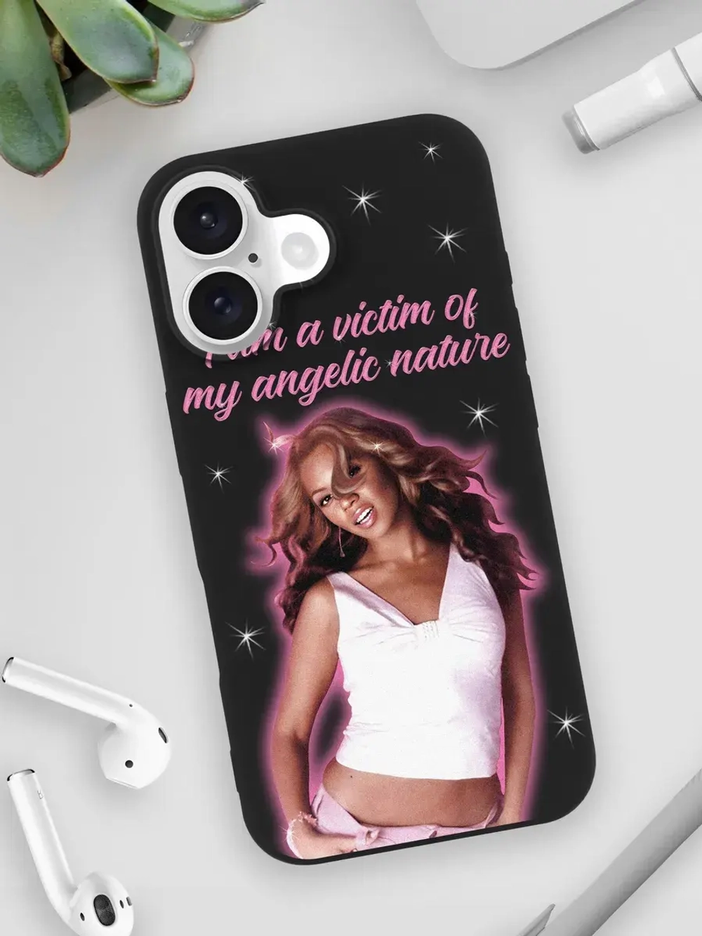 Чехол на iPhone 16