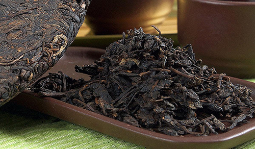 Пуэр Золотой павлин (3 года регион Мэнхай) РЧК 357г