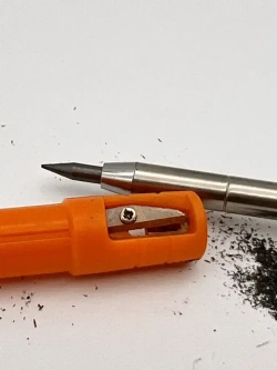 Карандаш строительный профессиональный BeeEnergy 120мм стержни