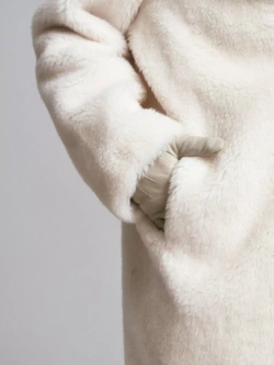 Шуба женская из овечьей шерсти чебурашка тедди, жемчужное, SilverFox