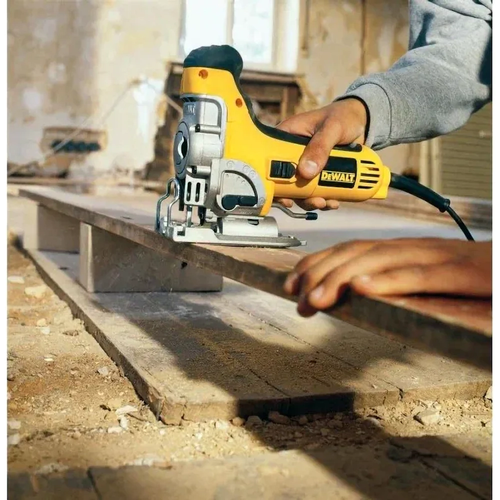 DeWalt DW333KT-QS электролобзик сетевой