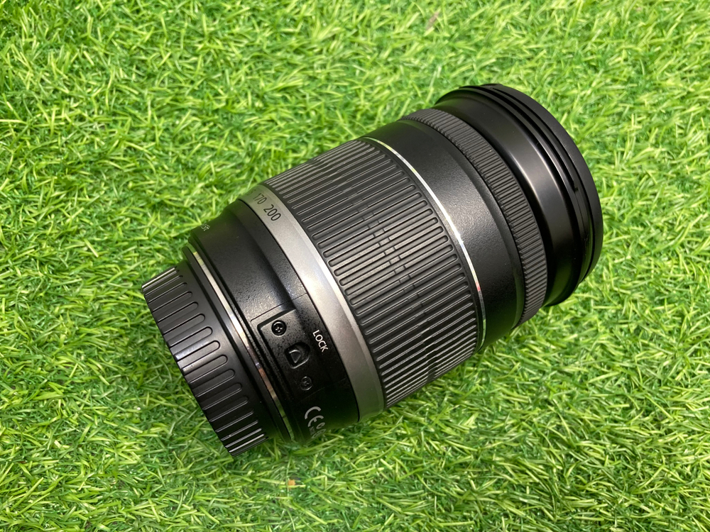 Canon EF-S 18-200mm 3.5-5.6 IS