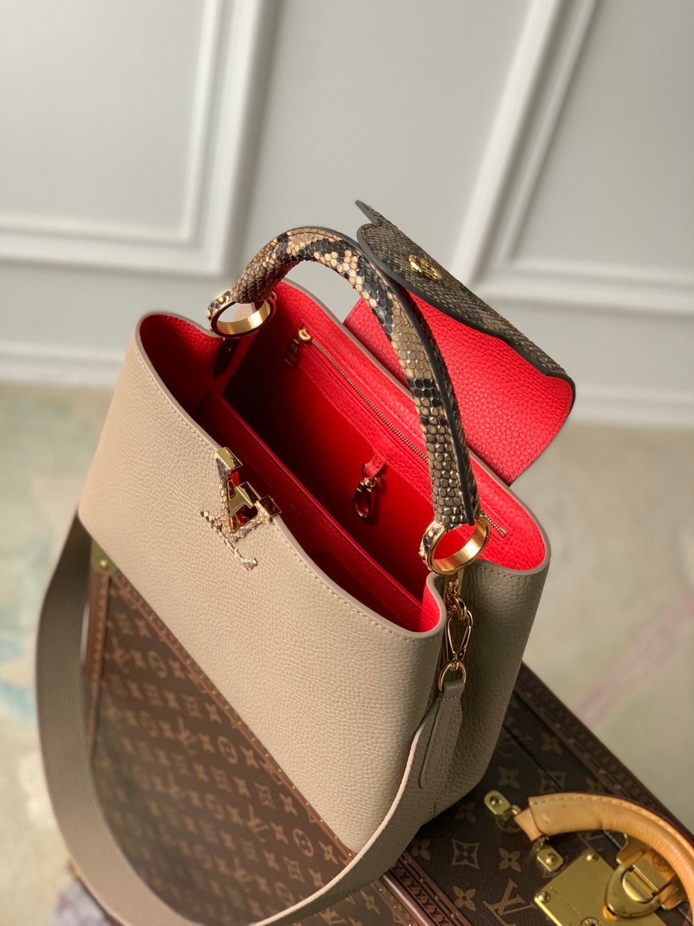 Louis Vuitton Capucines MM
