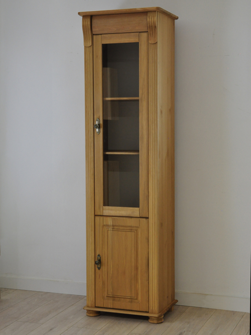 Шкаф-витрина Сюзанна из сосны, бейц